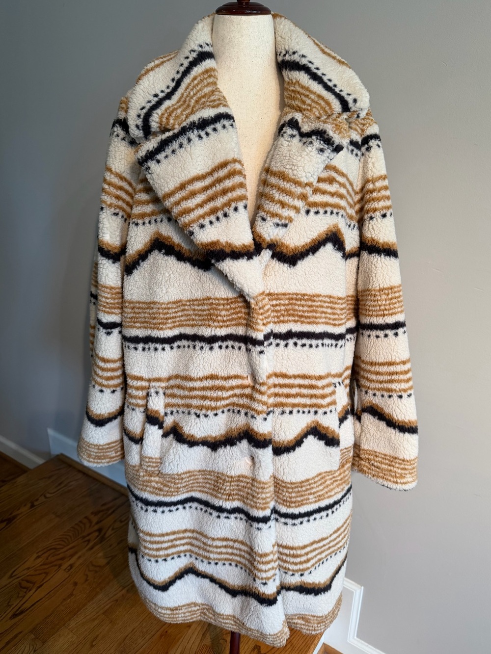 NWT Torrid Ikat Faux Fur Sherpa Coat - Torrid Size 3 (22-24, 3X)